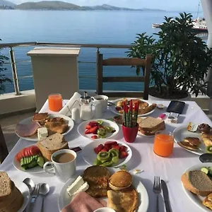 Titania 3*, Sarandë Albanië